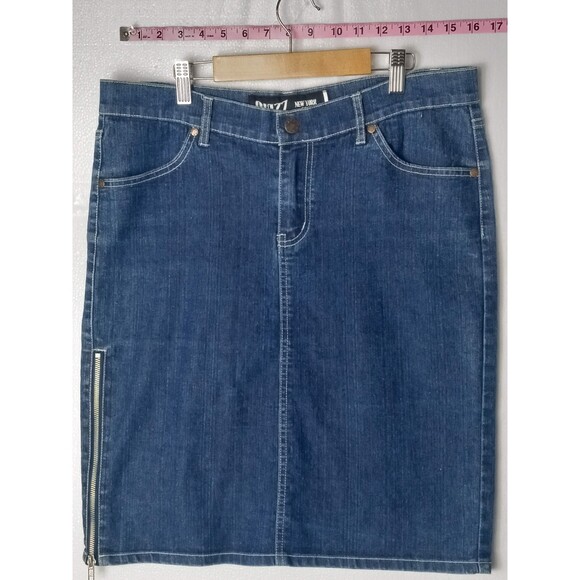 Quizz New York  Straight Cut, Front and Side Hem Zippers Women's Denim Skirt - Picture 1 of 6